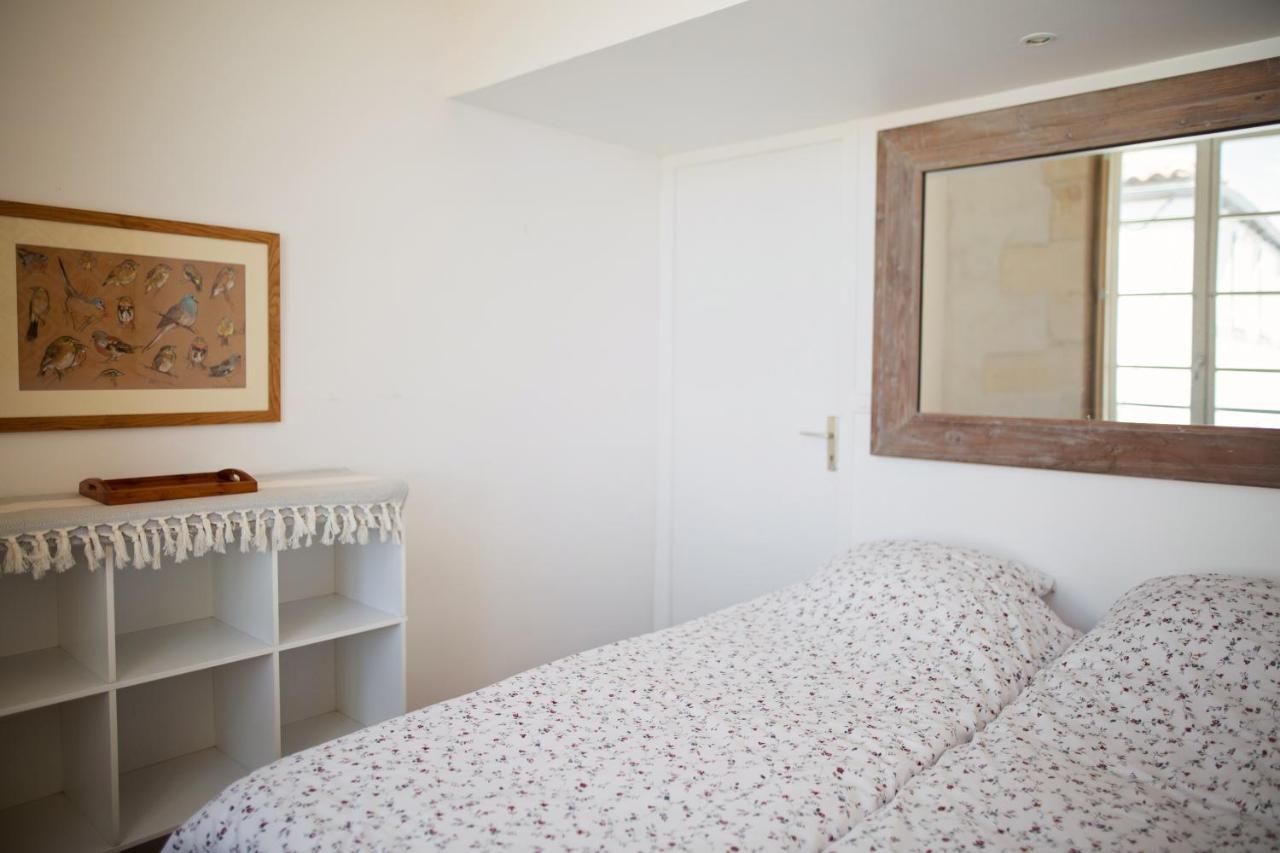 XVIII Century Gem With Magnificent Views Of The Harbour With A Private Garage Apartment Saint-Martin-de-Ré Exterior photo